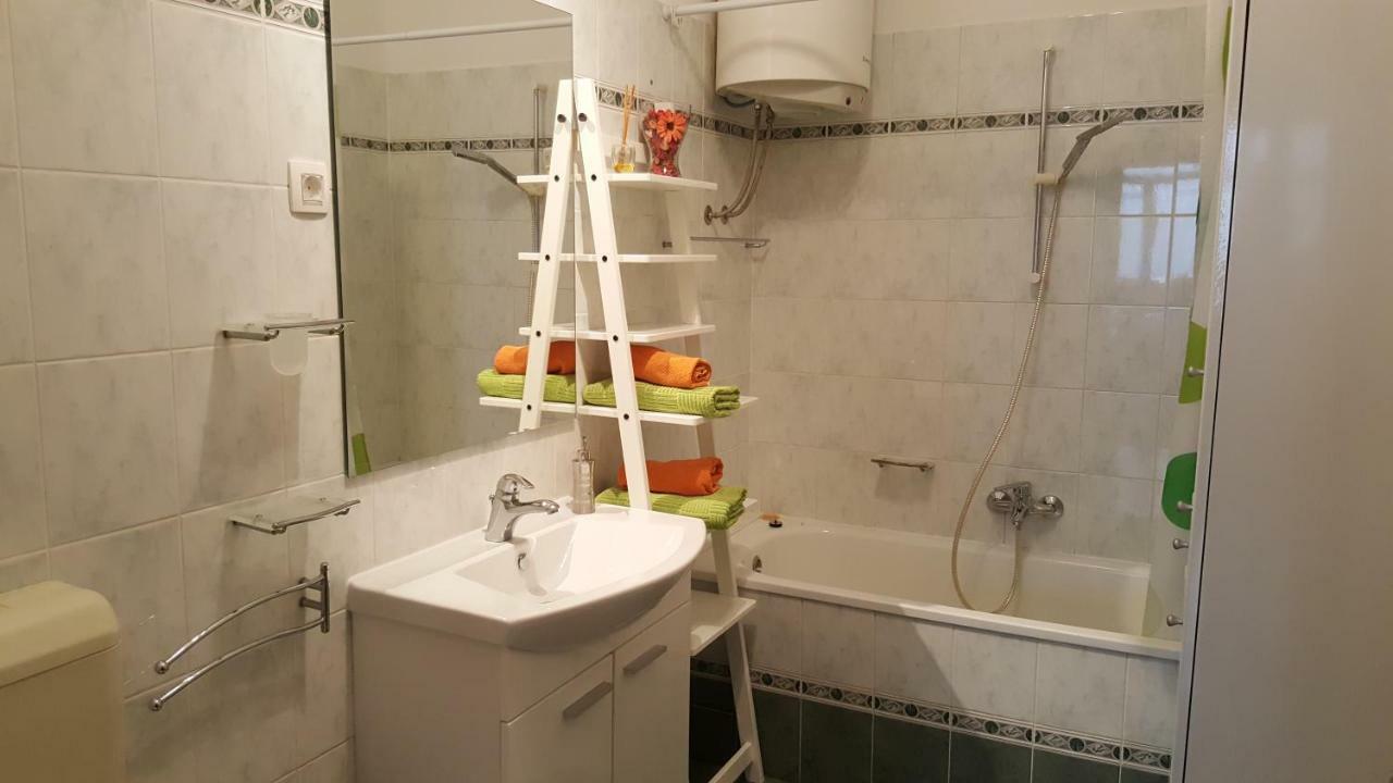 Ferienwohnung Centar Old Town, With Free Private Parking Pula Exterior foto